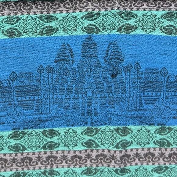 Vintage 100% New Pasmina Scarf of Angkor Wat Temple in Cambodia - Picture 5 of 6